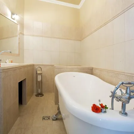 Hotel Bow Garden 3*