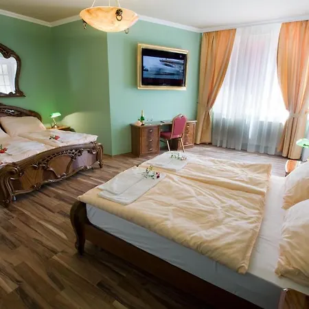 Hotel Hotel Bow Garden Komarno