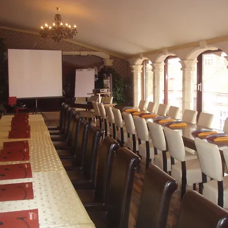 Bow Garden Szálloda Révkomárom