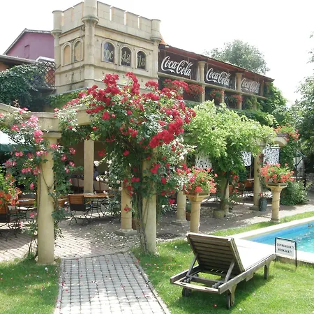 Hotel Bow Garden Hotel Komarno