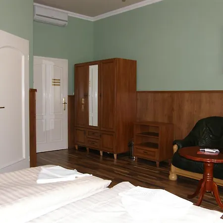 Bow Garden 3* Komárno