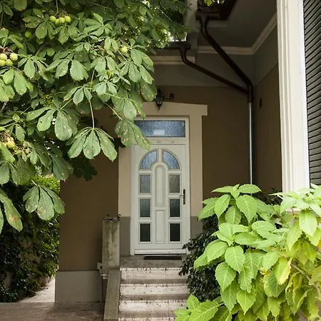 Hotel Bow Garden 3*
