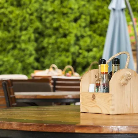 Bow Garden Szálloda