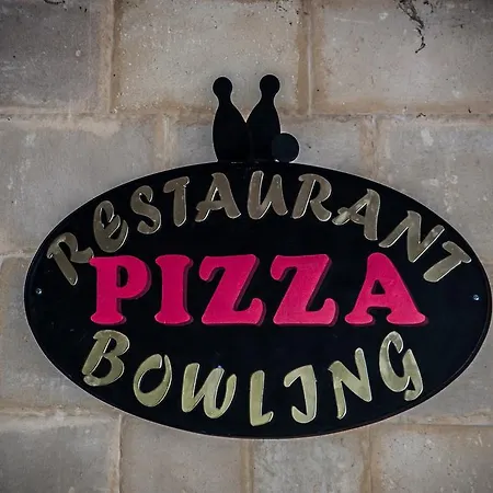 Bow Garden Hotel Komárno