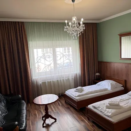 Bow Garden Hotel